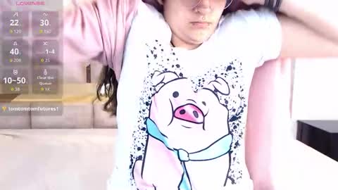 Snapshot of kitty_ravee chatting on 09-24-25, 01:47 Kitty Rave online show from 09-24-25, 01:47