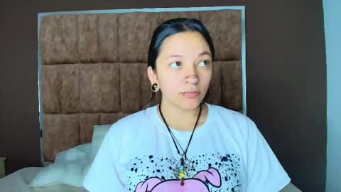 Snapshot of kitty_ravee chatting on 10-12-25, 12:53 Kitty Rave online show from 10-12-25, 12:53