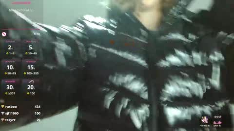 Snapshot of kitty_seducction chatting on 05-27-26, 01:57 Aleja online show from 05-27-26, 01:57
