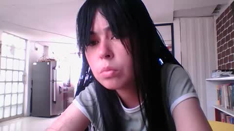 Snapshot of kitty_small69 chatting on 12-19-25, 07:43 kitty_small69 online show from 12-19-25, 07:43