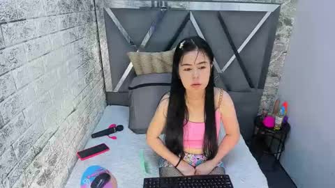 kitty_small69 online show from 05-06-26, 01:27