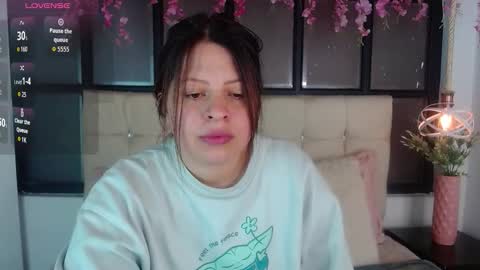 K I T T Y   online show from 11-17-25, 07:52