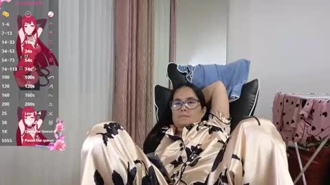 Snapshot of kittybabe0528 chatting on 10-26-25, 08:37 kittybabe0528 online show from 10-26-25, 08:37