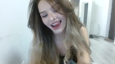 Snapshot of kittyblackcat chatting on 04-25-26, 06:27 Kitty online show from 04-25-26, 06:27