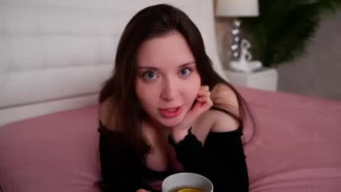 Snapshot of kittycaitlin chatting on 06-11-26, 05:55 Katya online show from 06-11-26, 05:55