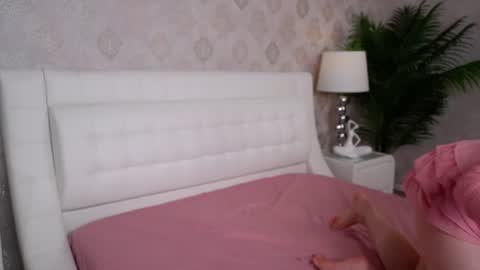 Snapshot of kittycaitlin chatting on 06-15-26, 08:55 Katya online show from 06-15-26, 08:55