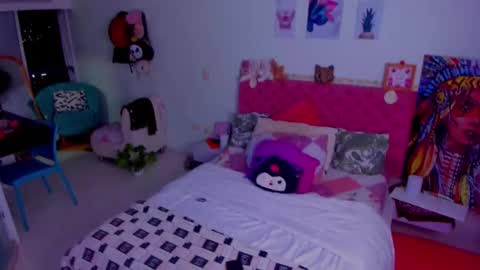 Snapshot of kittychannel_ chatting on 12-14-25, 04:18 KittyChanel online show from 12-14-25, 04:18