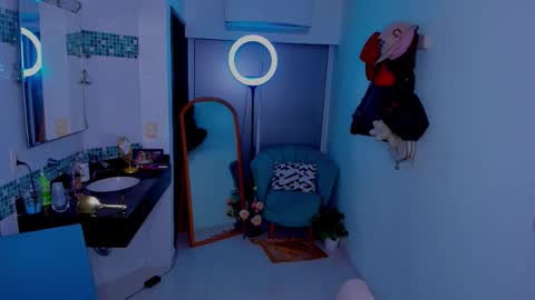 Snapshot of kittychannel_ chatting on 12-18-25, 05:13 KittyChanel online show from 12-18-25, 05:13