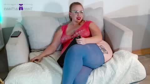 Snapshot of kittyfluf chatting on 11-15-25, 08:44 KittyFluf online show from 11-15-25, 08:44