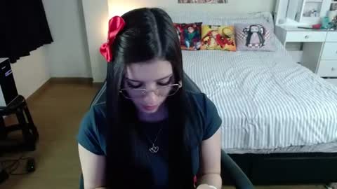 Isabel online show from 07-08-26, 12:37