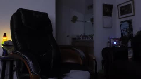 Snapshot of kittykay86 chatting on 03-18-26, 12:30 Bella Blue BBW online show from 03-18-26, 12:30