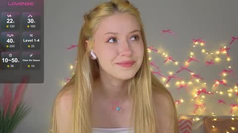 Monika online show from 11-19-25, 03:39