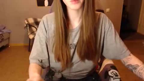 KittyloveMoon online show from 04-12-26, 08:47