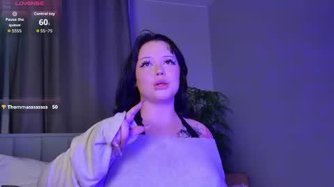 Snapshot of kittynuarr chatting on 07-25-26, 05:38 Kitty online show from 07-25-26, 05:38