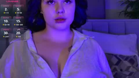 Snapshot of kittynuarr chatting on 07-27-26, 01:18 Kitty online show from 07-27-26, 01:18