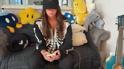 Snapshot of kittypurr79 chatting on 05-19-26, 12:27 kittypurr79 online show from 05-19-26, 12:27