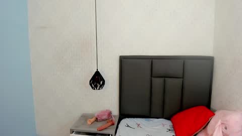 Snapshot of kittytimberlake chatting on 01-04-25, 08:48 K I T T Y online show from 01-04-25, 08:48