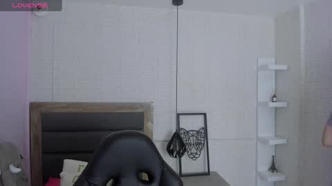 Snapshot of kittytimberlake chatting on 01-10-25, 11:33 K I T T Y online show from 01-10-25, 11:33