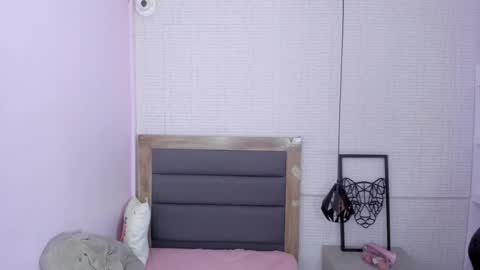 Snapshot of kittytimberlake chatting on 01-10-25, 02:34 K I T T Y online show from 01-10-25, 02:34