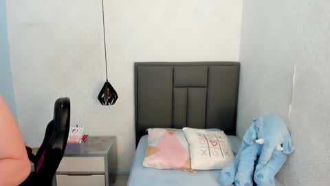 Snapshot of kittytimberlake chatting on 02-12-25, 07:35 K I T T Y online show from 02-12-25, 07:35