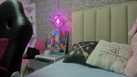 Snapshot of kittytimberlake chatting on 02-13-25, 11:17 K I T T Y online show from 02-13-25, 11:17