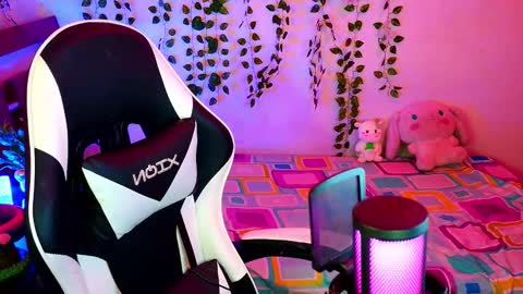 Kittyuwu  online show from 01-12-26, 07:52