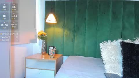 K I T T Y Y  online show from 10-15-25, 09:15