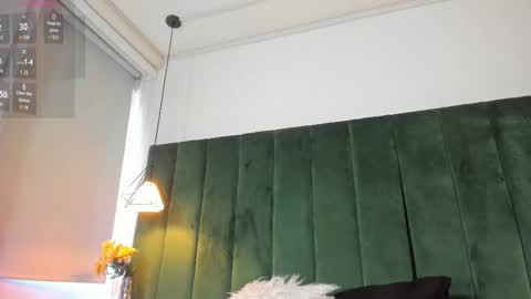 K I T T Y Y  online show from 10-30-25, 08:20