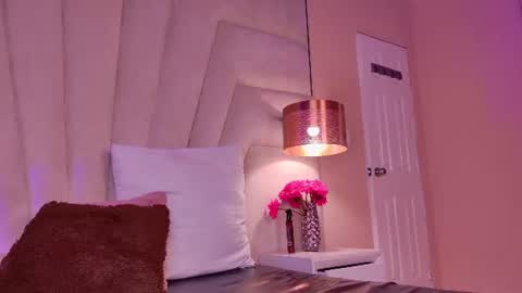 Kitty Hill online show from 07-04-26, 04:18