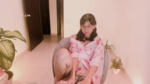 Little piece of fruit online show from 12-20-24, 03:25