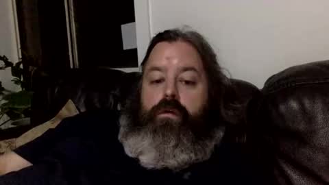 Kiwiabroad online show from 11-25-25, 02:28