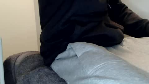kiwibulge123 online show from 06-21-26, 09:39
