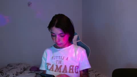 kiyu online show from 12-30-24, 01:04