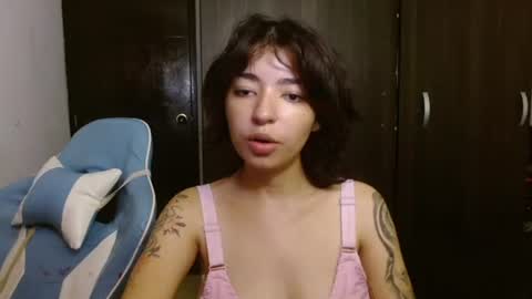 Snapshot of kiyusweetcrazy chatting on 06-12-26, 01:48 kiyu online show from 06-12-26, 01:48