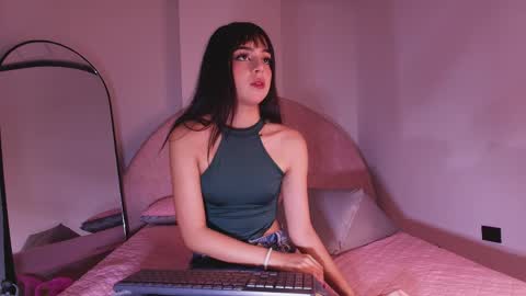 Snapshot of kkira_doll chatting on 04-26-26, 12:03 Kkira online show from 04-26-26, 12:03