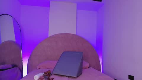 Snapshot of kkira_doll chatting on 05-07-26, 11:59 Kkira online show from 05-07-26, 11:59