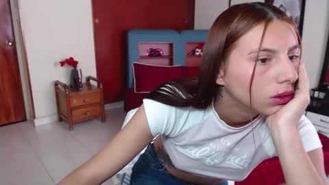 Snapshot of kloe_deker chatting on 01-13-25, 02:00 Kloe deker online show from 01-13-25, 02:00