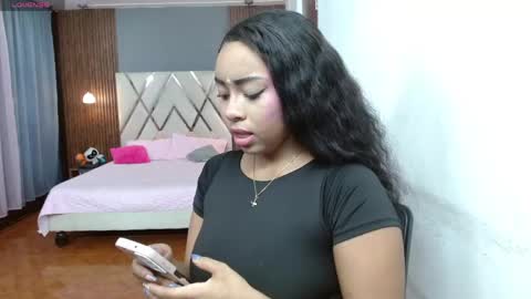 Snapshot of kloe_rousse01 chatting on 05-09-26, 11:10 online show from 05-09-26, 11:10