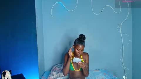 K L O E online show from 12-15-25, 01:59