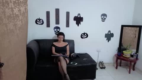 Kloe  online show from 10-23-25, 10:25