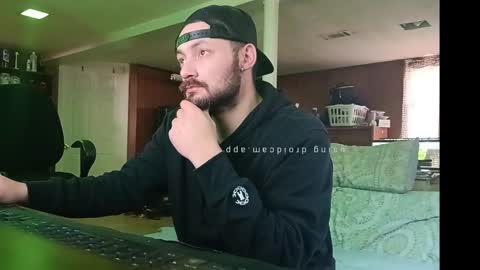 LOUiViLAN online show from 02-25-25, 07:47