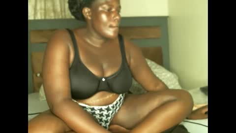 Snapshot of kmagie chatting on 12-02-25, 05:52 kmagie online show from 12-02-25, 05:52