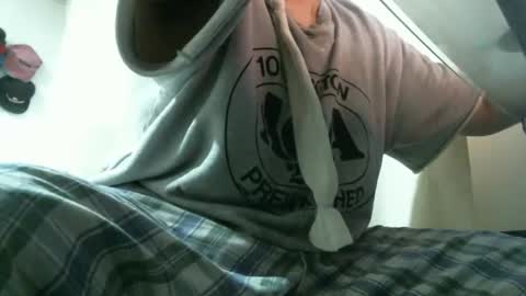 Snapshot of knickfranco chatting on 10-17-25, 01:31 knickfranco online show from 10-17-25, 01:31