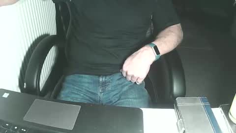Snapshot of knobontour chatting on 12-16-24, 06:16 knobontour online show from 12-16-24, 06:16