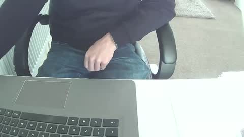 Snapshot of knobontour chatting on 12-19-24, 01:07 knobontour online show from 12-19-24, 01:07