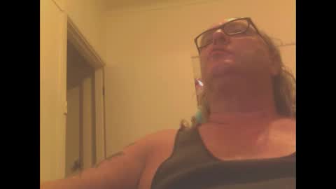 Snapshot of knobout chatting on 12-04-24, 11:41 knobout online show from 12-04-24, 11:41