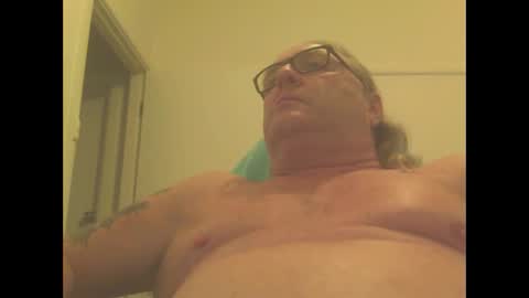 Snapshot of knobout chatting on 12-19-24, 06:12 knobout online show from 12-19-24, 06:12