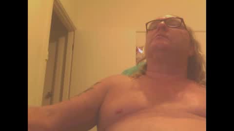 Snapshot of knobout chatting on 01-01-25, 01:05 knobout online show from 01-01-25, 01:05