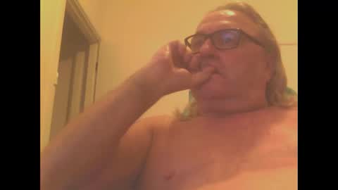 Snapshot of knobout chatting on 01-05-25, 01:04 knobout online show from 01-05-25, 01:04