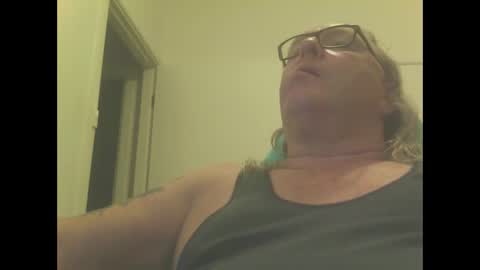 Snapshot of knobout chatting on 01-16-25, 01:14 knobout online show from 01-16-25, 01:14